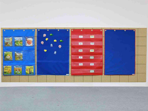 MASTERKIDZ Materiałowy Arkusz Do Wieszania Z Kieszonkami Na Fiszki I Obrazki Czerwony