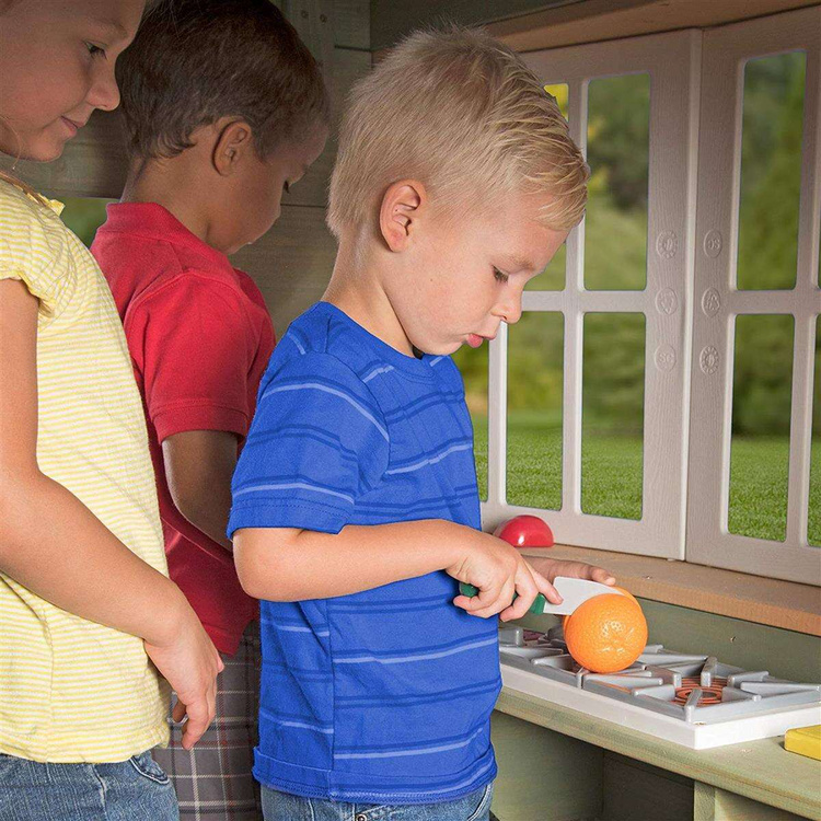 Drewniany domek ogrodowy dla dzieci Victorian Inn Backyard Discovery