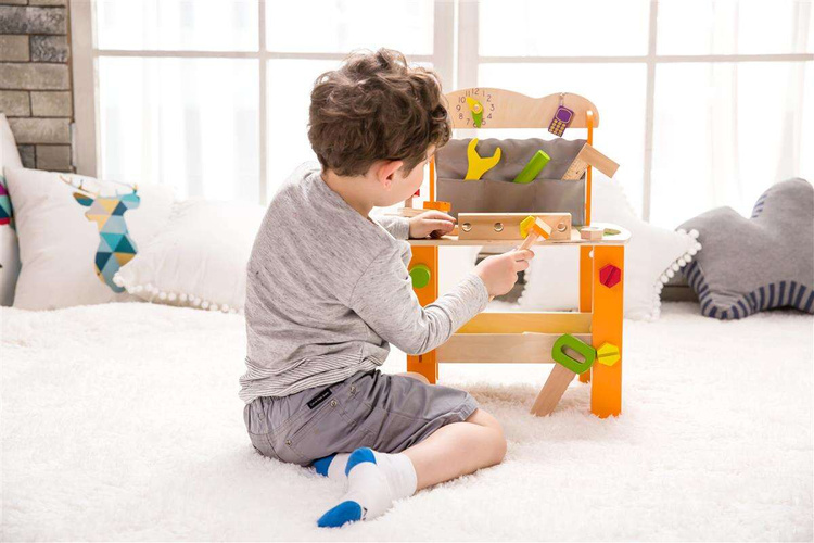 Drewniany warsztat z narzędziami Classic World 37 elementów