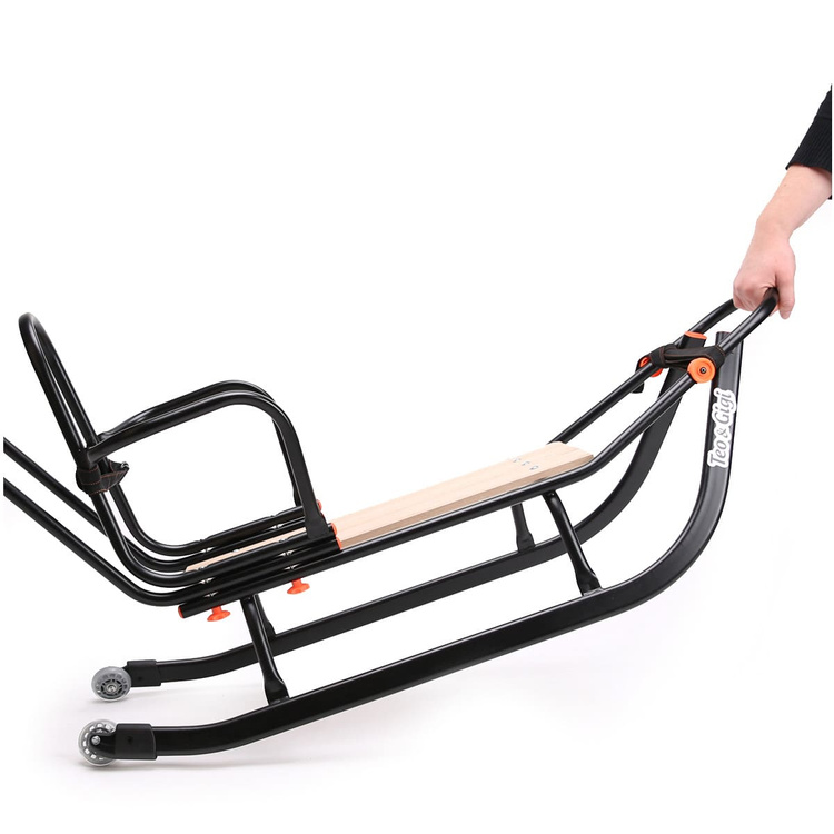 Sanki z pchaczem i oparciem teo&gigi ALL SEASONS z kółkami, podnóżkami i mufką #530