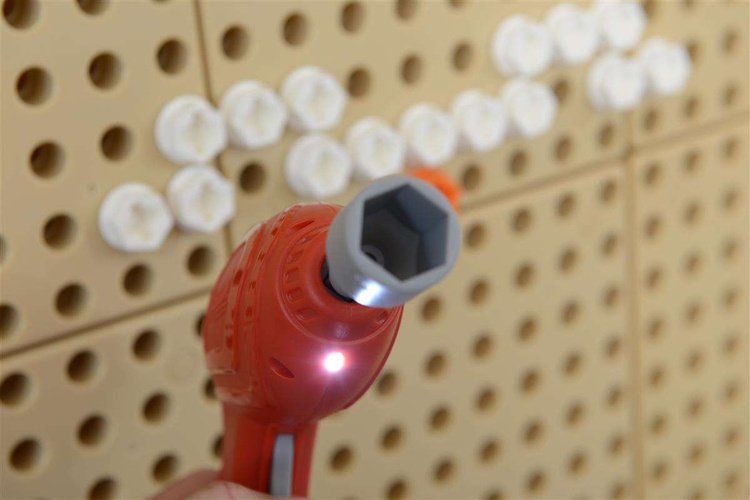 Zestaw Narzędzia Z Wkrętarką 8 Elementów - Tablica Naukowo-Kreatywna Masterkidz STEM