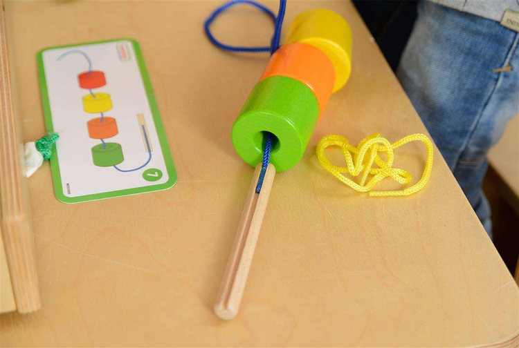 Drewniana Sznurowanka Duża Kolorowa Masterkidz