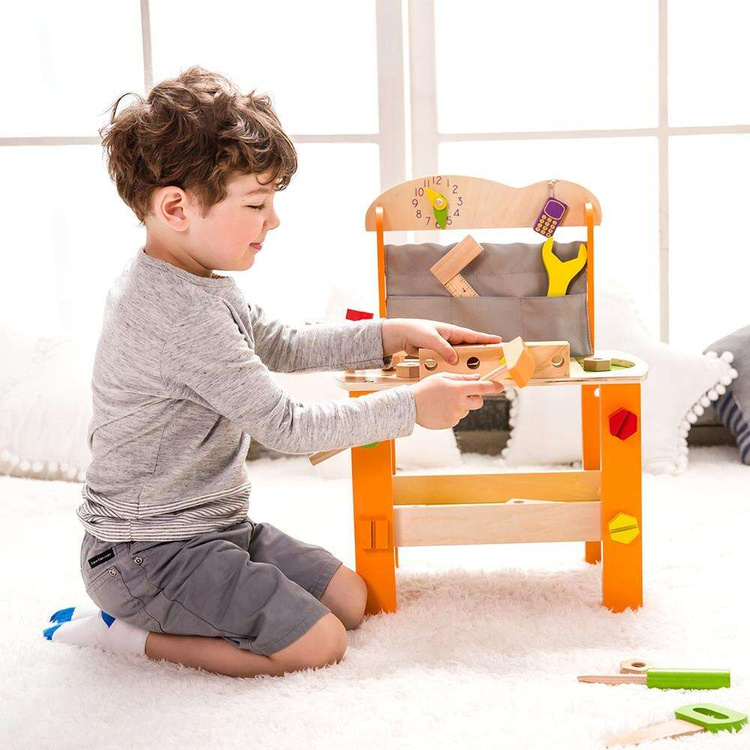 Drewniany warsztat z narzędziami Classic World 37 elementów