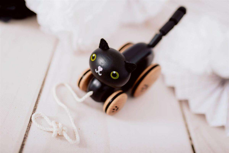 CLASSIC WORLD Drewniany Kotek Do Ciągania