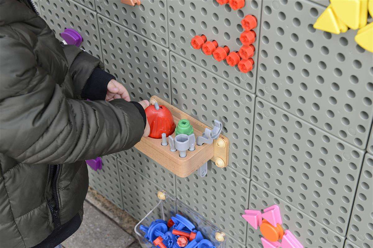 Zestaw Narzędzia Z Wkrętarką 8 Elementów - Tablica Naukowo-Kreatywna Masterkidz STEM