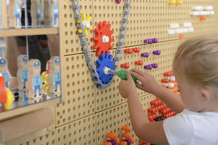 Zestaw Narzędzia Z Wkrętarką 8 Elementów - Tablica Naukowo-Kreatywna Masterkidz STEM