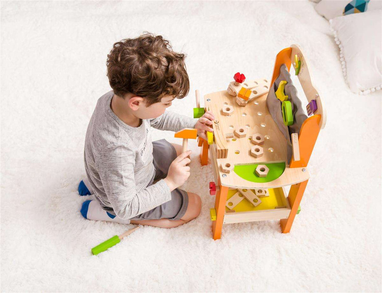 Drewniany warsztat z narzędziami Classic World 37 elementów