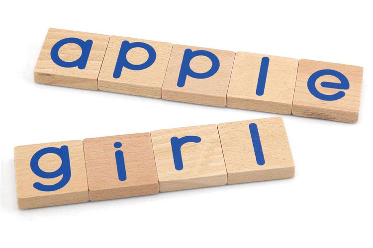 Zestaw Drewnianych Magnetycznych literek 40 elementów VIGA